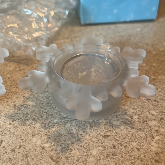 Snowflake Tea lights - Set of Two - New Christmas Set - Picture 3 of 3